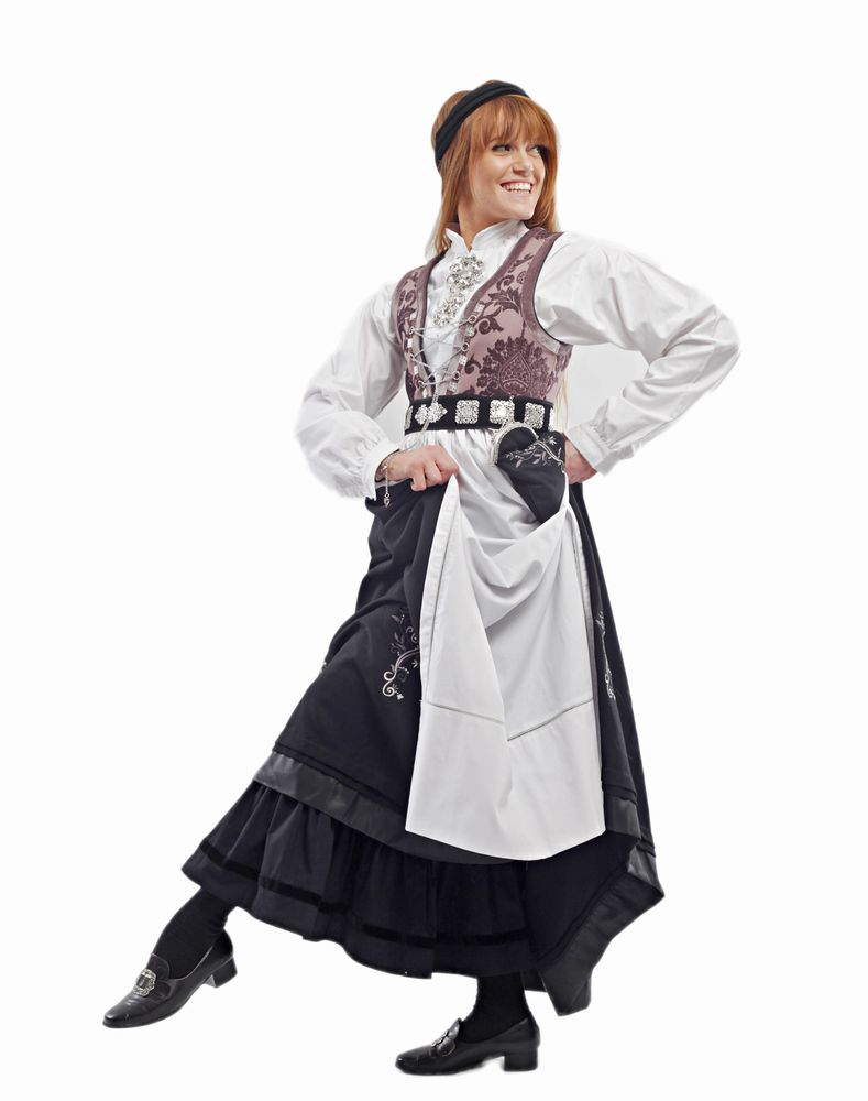 Sort underskjørt til bunad fra Sølje